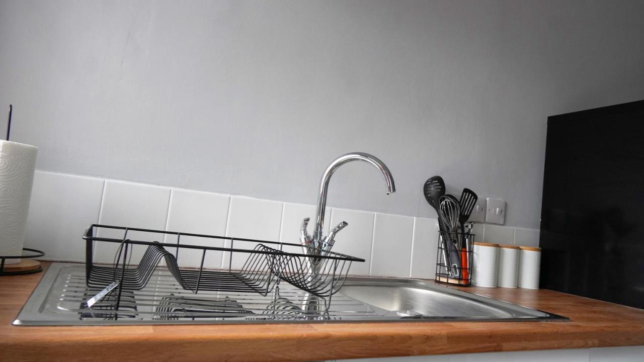 Portobello House - Four Bedroom House Perfect For Contractors - Sleeps 6 - Free Parking Wolverhampton Buitenkant foto