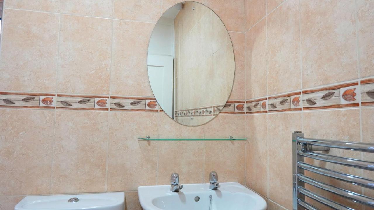 Portobello House - Four Bedroom House Perfect For Contractors - Sleeps 6 - Free Parking Wolverhampton Buitenkant foto