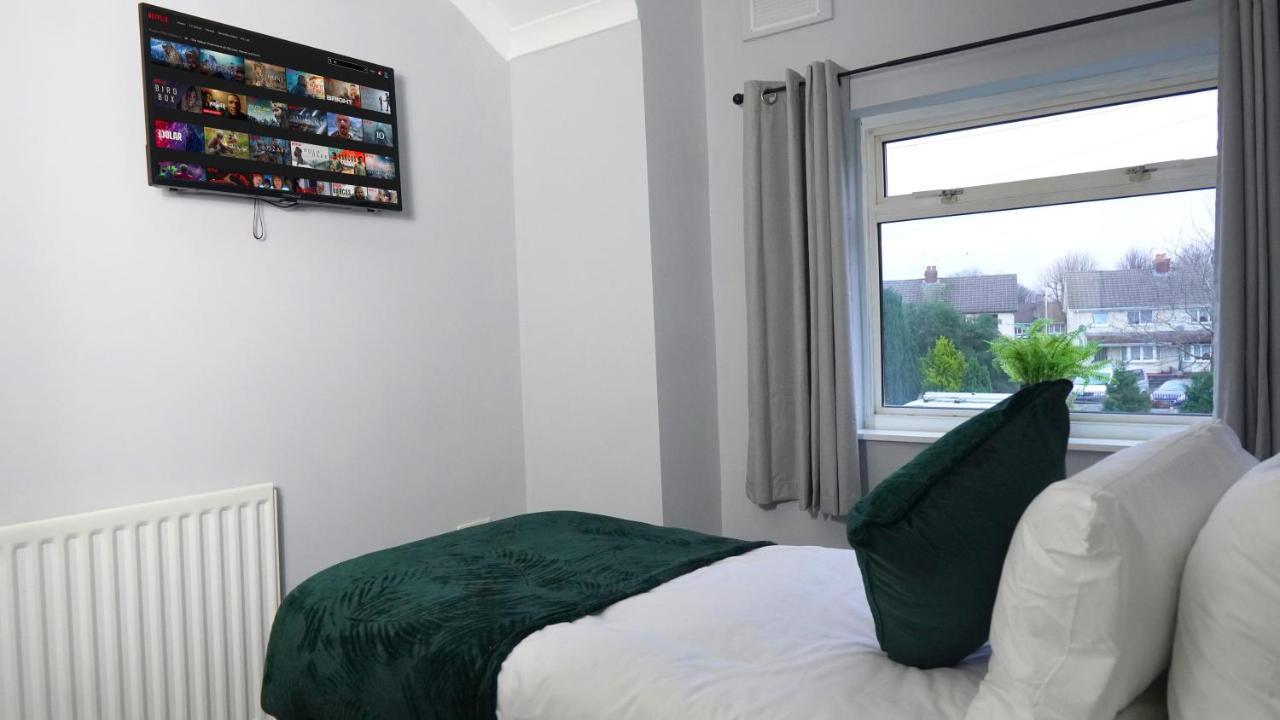 Portobello House - Four Bedroom House Perfect For Contractors - Sleeps 6 - Free Parking Wolverhampton Buitenkant foto