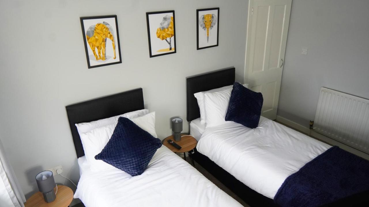 Portobello House - Four Bedroom House Perfect For Contractors - Sleeps 6 - Free Parking Wolverhampton Buitenkant foto