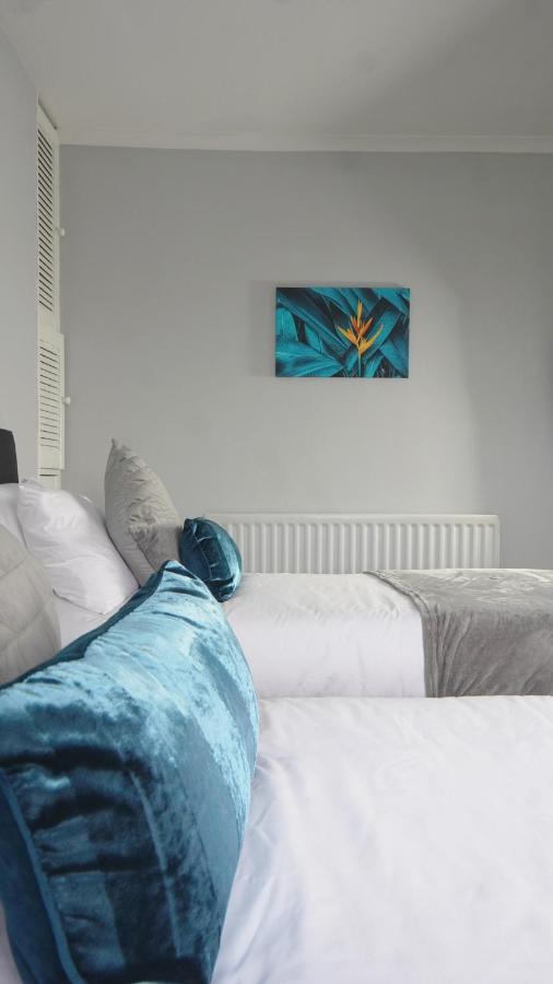 Portobello House - Four Bedroom House Perfect For Contractors - Sleeps 6 - Free Parking Wolverhampton Buitenkant foto