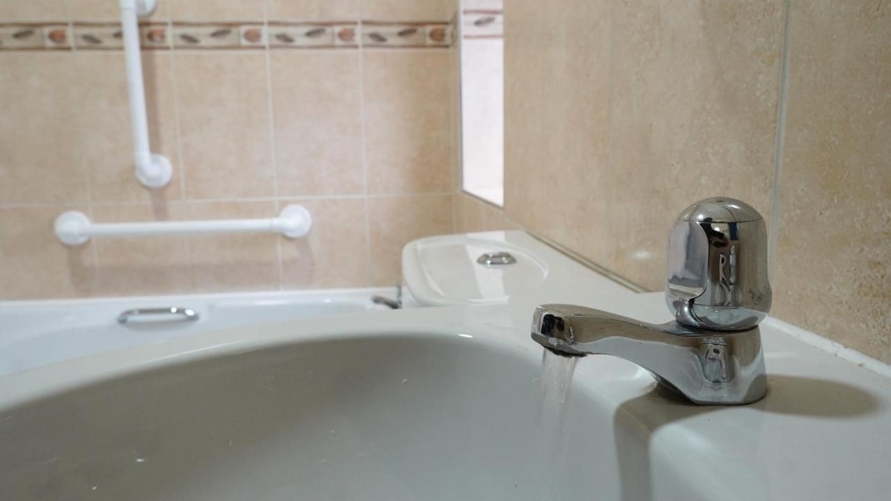 Portobello House - Four Bedroom House Perfect For Contractors - Sleeps 6 - Free Parking Wolverhampton Buitenkant foto
