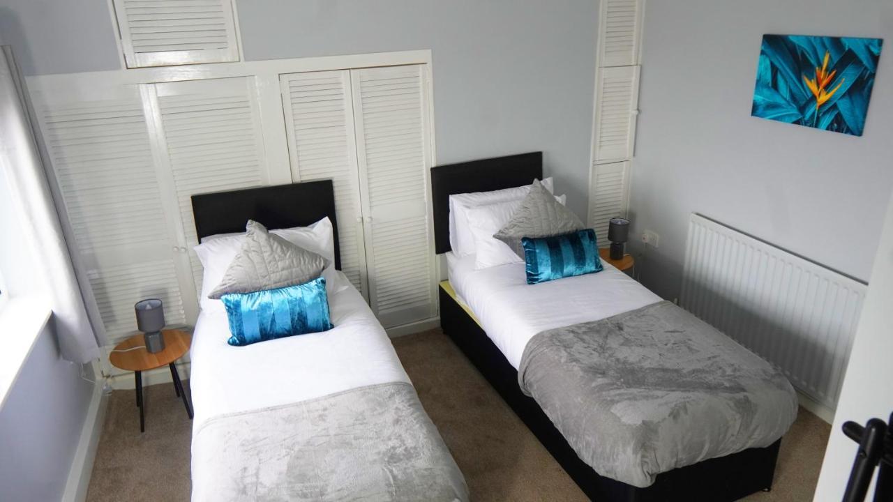 Portobello House - Four Bedroom House Perfect For Contractors - Sleeps 6 - Free Parking Wolverhampton Buitenkant foto