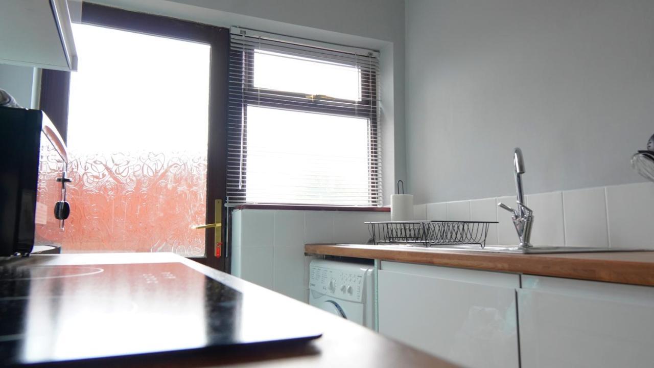Portobello House - Four Bedroom House Perfect For Contractors - Sleeps 6 - Free Parking Wolverhampton Buitenkant foto
