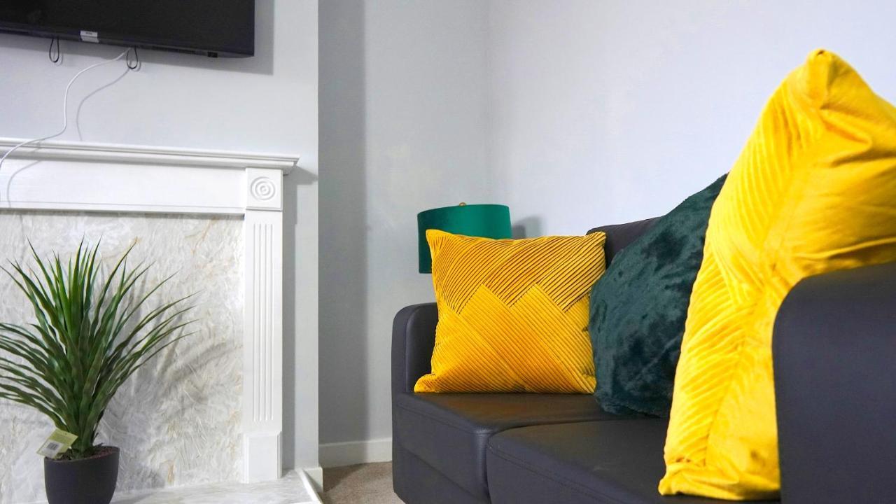 Portobello House - Four Bedroom House Perfect For Contractors - Sleeps 6 - Free Parking Wolverhampton Buitenkant foto