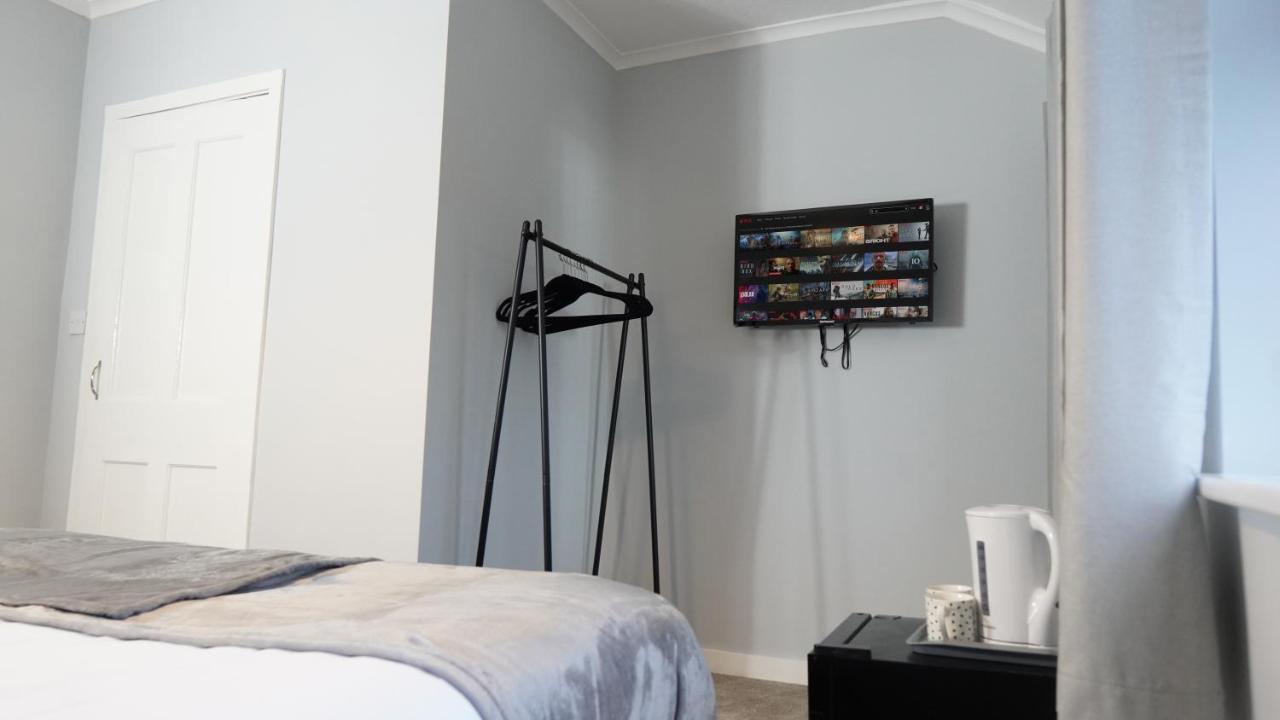 Portobello House - Four Bedroom House Perfect For Contractors - Sleeps 6 - Free Parking Wolverhampton Buitenkant foto