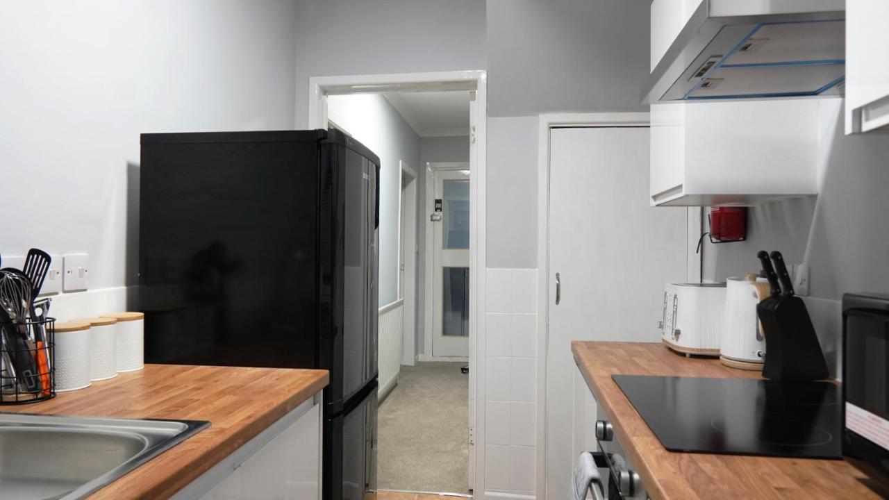 Portobello House - Four Bedroom House Perfect For Contractors - Sleeps 6 - Free Parking Wolverhampton Buitenkant foto