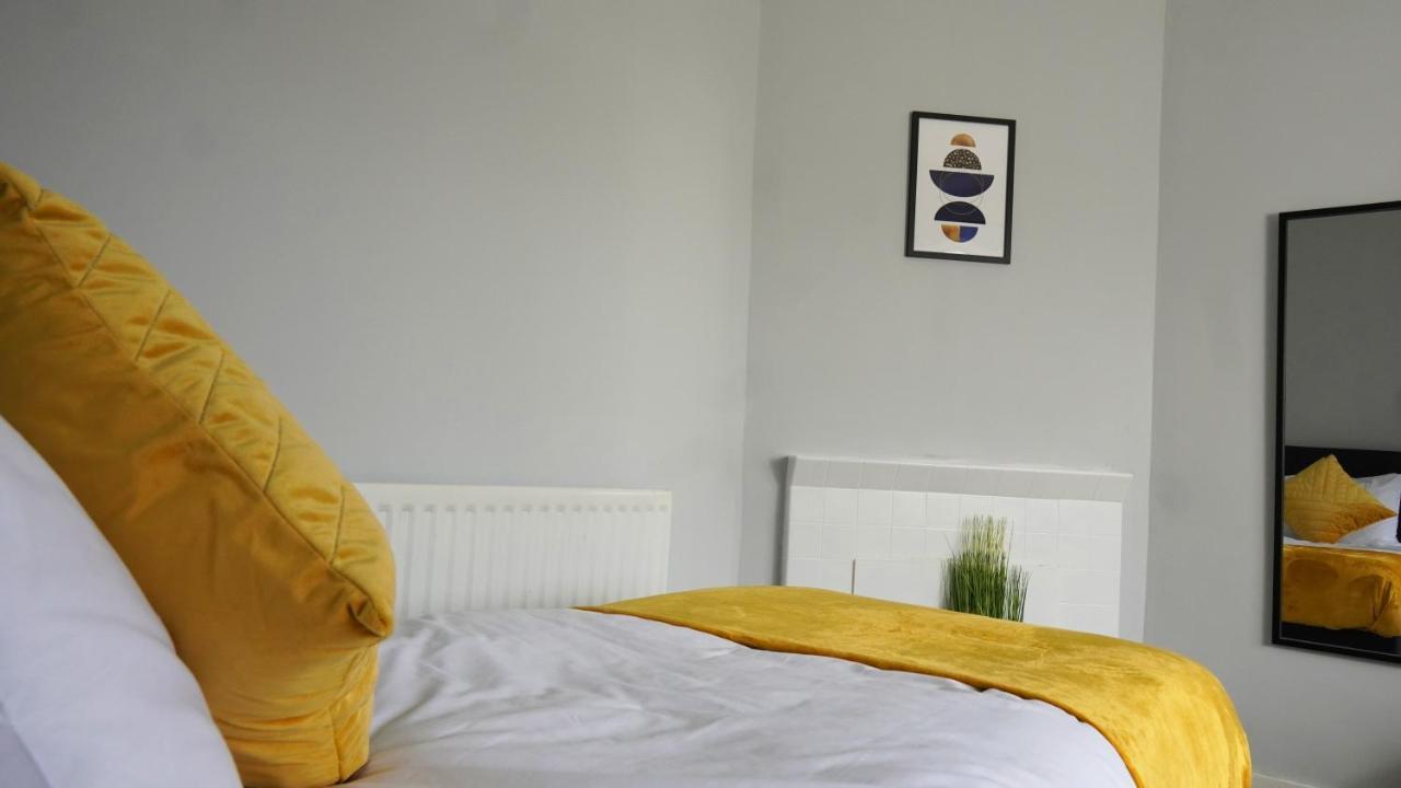 Portobello House - Four Bedroom House Perfect For Contractors - Sleeps 6 - Free Parking Wolverhampton Buitenkant foto