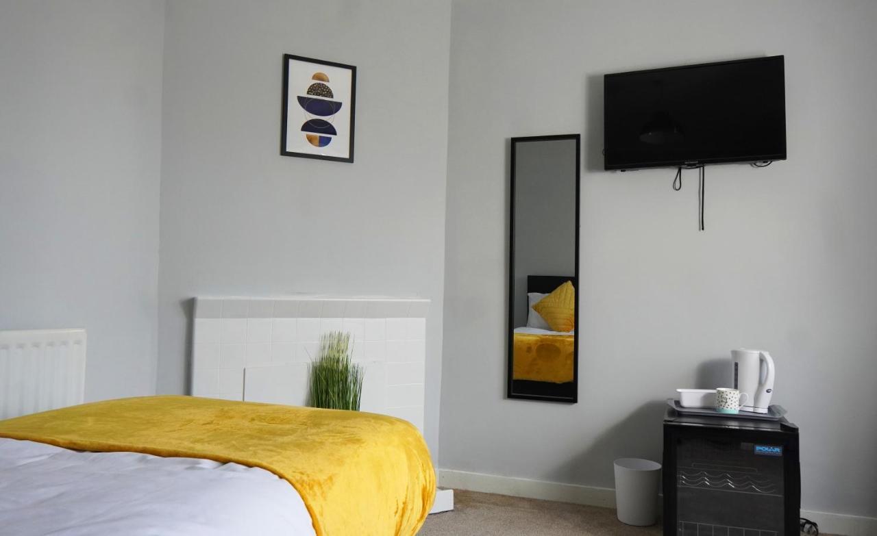 Portobello House - Four Bedroom House Perfect For Contractors - Sleeps 6 - Free Parking Wolverhampton Buitenkant foto
